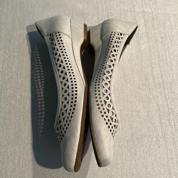 Ros Hommerson ‘Tina’ Flat Slip On Shoes w/ Hole Amazing quality Size 8 Like new - Picture 8 of 15